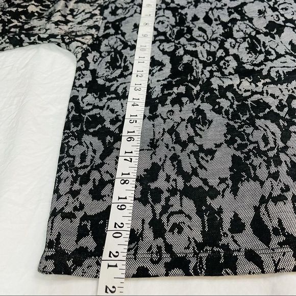 Siva Seventy Deluxe gray and black long sleeve top - Picture 9 of 12